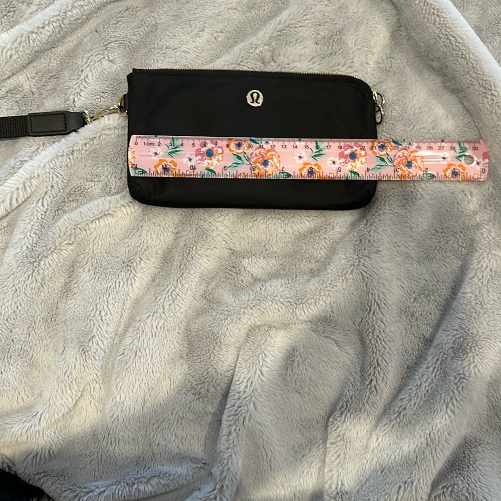 Lululemon wristlet- holds alot